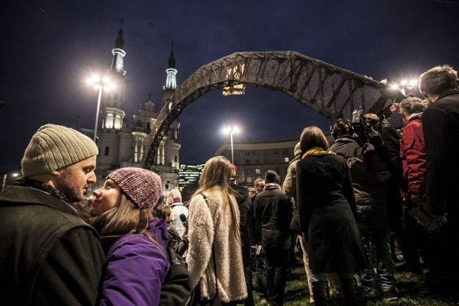 "Przekażcie sobie znak pokoju"