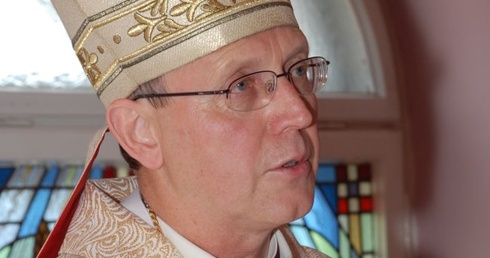 Biskup Libera prosi o modlitwy i materialne wsparcie dla Filipińczyków