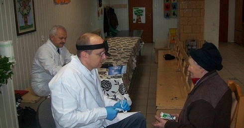 Pomagać w rzeczach doczesnych