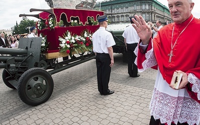  Procesja z relikwiami św. Andrzeja Boboli, który oddał życie za wiarę