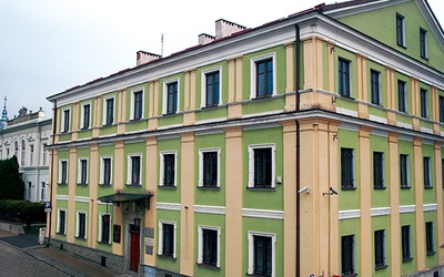  Budynek kurii biskupiej w Sandomierzu