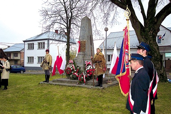  Odsłonięcie pomnika pamięci styczniowych powstańców 