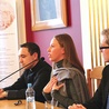 – Gdy pracowałam w Mediolanie  jako modelka, byłam fałszywa, byłam towarem.  Dziś mogę być sobą – wyznała Anna Golędzinowska podczas płockiego sympozjum w WSD