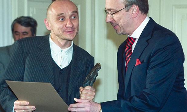 Bogdan Zdrojewski (z prawej) w 2009 r. uhonorował Jana Klatę (z lewej) nagrodą Ministra Kultury. Potem mianował go dyrektorem Teatru Starego 