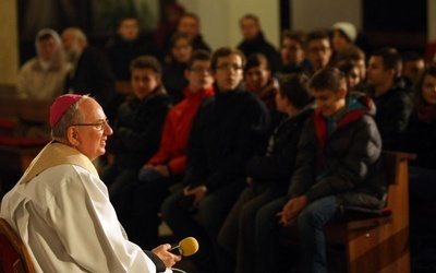 Na zakończenie Roku Wiary młodzi spotkali się z arcybiskupem Stanisławem Budzikiem