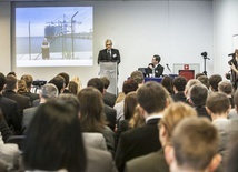 Święci milionerzy?