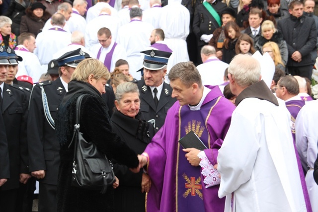 Pogrzeb śp. ks. kan. Stanisława Ulmana z Sopotni Wielkiej