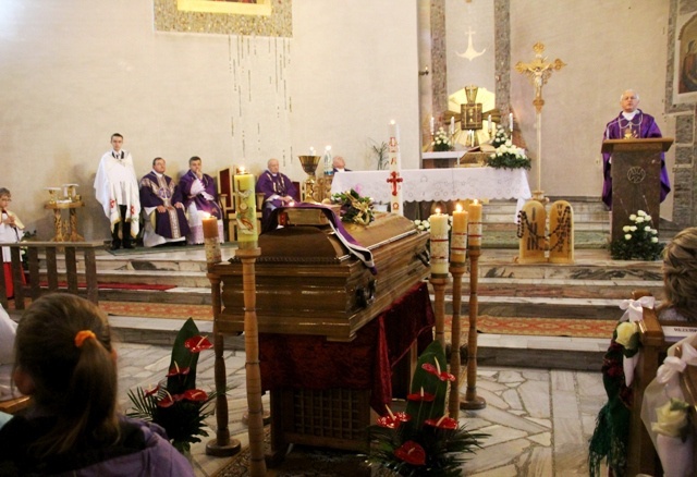 Pogrzeb śp. ks. kan. Stanisława Ulmana z Sopotni Wielkiej