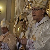 Biskup Piotr Libera ofiarował relikwie św. Antoniego z Padwy dla ratowskiego sanktuarium