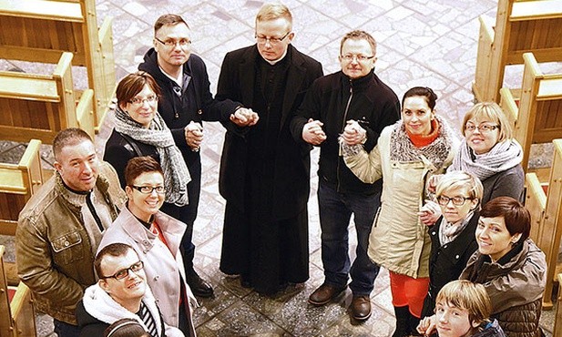 Krąg Biblijny „Emaus” spotyka się systematycznie w każdą sobotę przy parafii pw. Najświętszej Maryi Panny Matki Kościoła w Kostrzynie nad Odrą