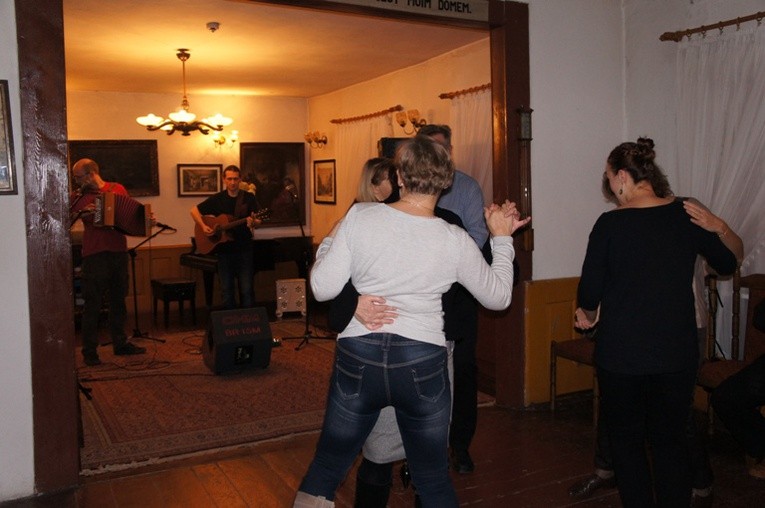 Bal folk w Skierniewicach