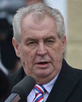 Prezydent Czech zrzeka się prawa łaski
