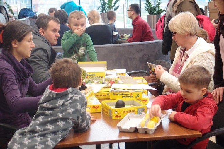 Rodzina przy planszy