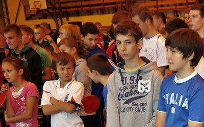 Dwustu uczestników rozgrywek pinpongowych przyjechało także spoza diecezji płockiej