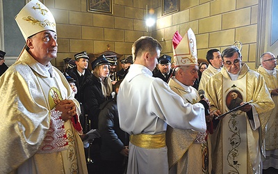 Modlitwa przed ołtarzem bł. Jana Pawła II 