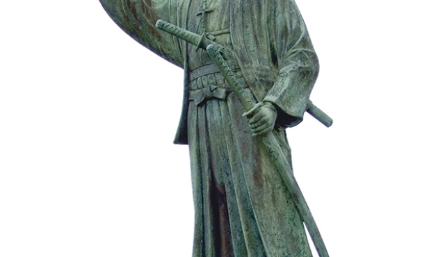 Ronin z krzyżem w ręku