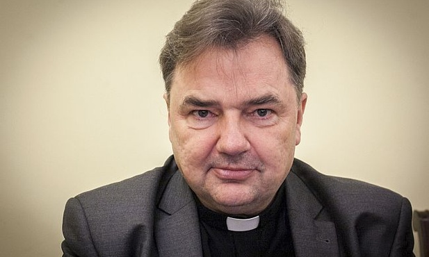 Zakłócono wykład ks. Bortkiewicza o gender