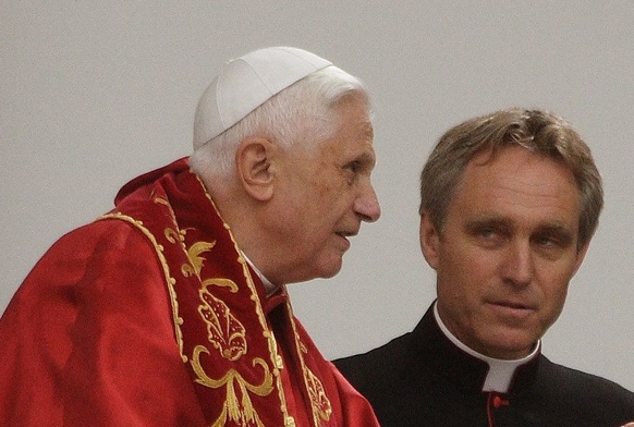"Rezygnacja Benedykta XVI jak amputacja"