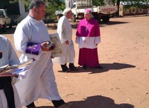 Bp Henryk Tomasik odwiedza misjonarzy w Zambii