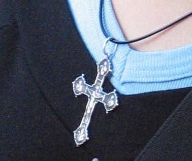 Krzyż nie jest biżuterią! - www.gosc.pl