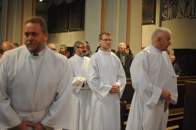 Nadzwyczajni szafarze Komunii św.