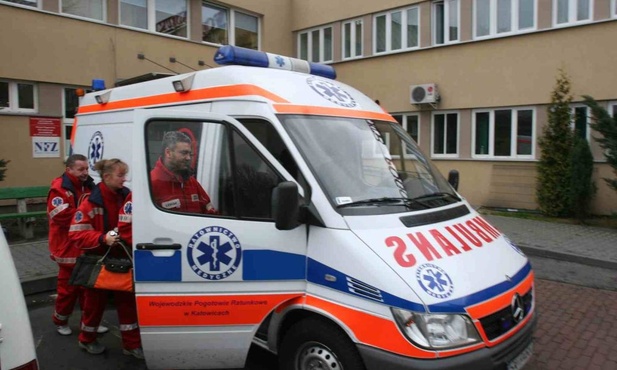 NFZ tnie, rząd milczy