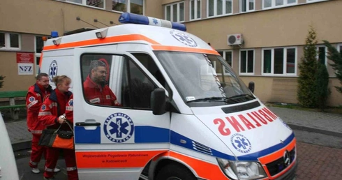 NFZ tnie, rząd milczy