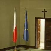 Sąd: krzyż w Sejmie zostaje