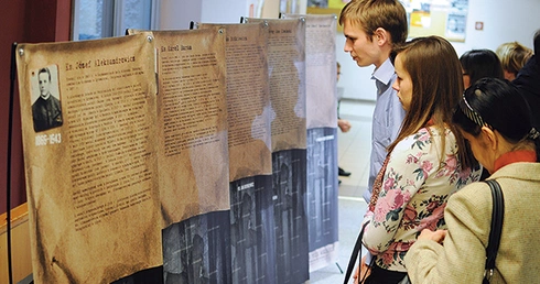  Ekspozycja prezentowana będzie do 20 grudnia w Instytucie Historii UO (Opole, ul. Strzelców Bytomskich 2)