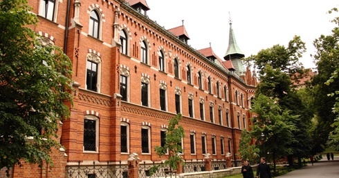 Z krakowskim Wyższym Seminarium Duchownym ks. prof. Roman Pindel był związany przez lata. Ostatnio jako jego rektor.