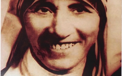 Bł. Matka Teresa (1910–1997). W rogu zdjęcia własnoręczny podpis z błogosławieństwem