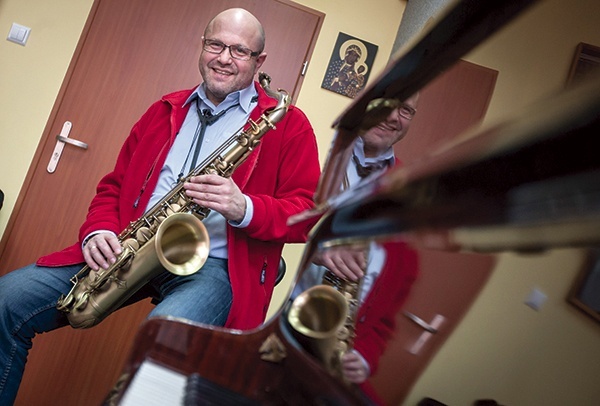 Piotr Baron (ur. 1961) – ceniony saksofonista jazzowy, kompozytor i pedagog. Od 20 lat zajmuje czołowe miejsca w ankiecie „Jazz Top” pisma „Jazz Forum” w kategorii saksofonu tenorowego i sopranowego. Wykładowca w Instytucie Jazzu (Nysa). Mieszka we Wrocławiu