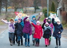 W jedno popołudnie kolędnicy odwiedzą  ok. 40 domów w Śmiłowie koło Piły