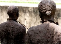 100 tys. niewolników z Afryki Wschodniej
