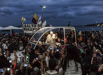 Od 22 do 28 lipca Rio de Janeiro stało się miejscem gigantycznego spotkania wierzącej młodzieży z całego świata zgromadzonej wokół papieża Franciszka. Papież, pochodzący z Ameryki Południowej,  odbył pierwszą zagraniczną podróż na swój kontynent. Scenariusz, którego chyba nikt nie przewidział. W 28. Światowych Dniach Młodzieży uczestniczyło ok. 3 mln młodych ludzi ze 180 krajów świata.  Większość spotkań oraz Msza św. na zakończenie odbywały się na słynnej plaży Copacabana.  Franciszek zapowiedział, że ...