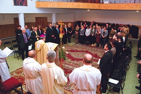  Celebracji przekazania „traditio symboli” przewodniczył  bp Krzysztof Nitkiewicz