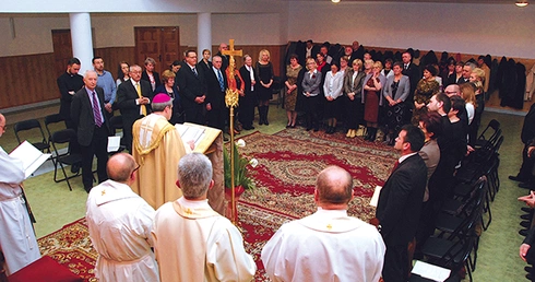  Celebracji przekazania „traditio symboli” przewodniczył  bp Krzysztof Nitkiewicz
