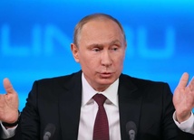 NATO zaniepokojone, Putin zaprzecza