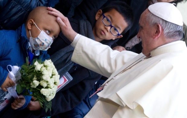 Papież odwiedził dzieci w szpitalu 