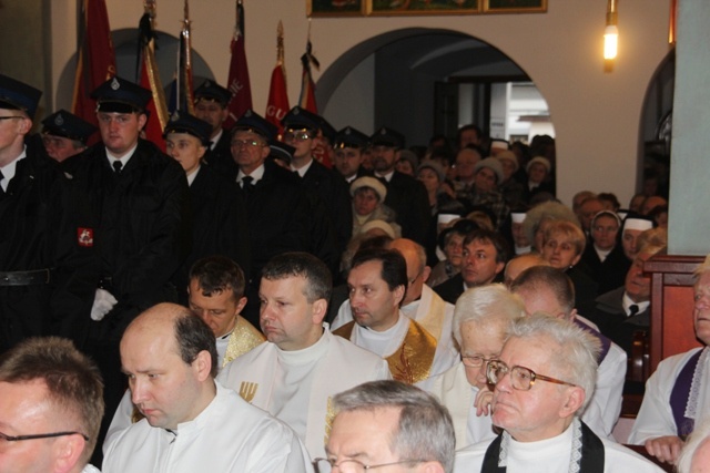 Pożegnanie śp. ks. kan. Alojzego Oleksika z Jasienicy