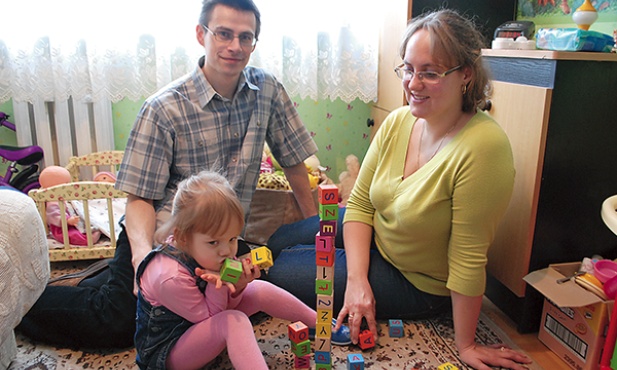 Państwo Beata i Paweł Królowie z córką Olą