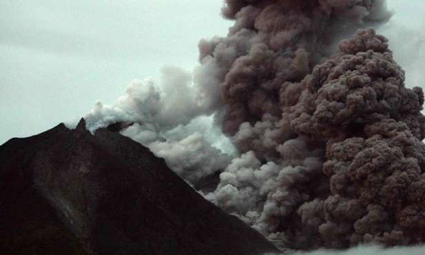 Erupcja Sinabung wywołała panikę