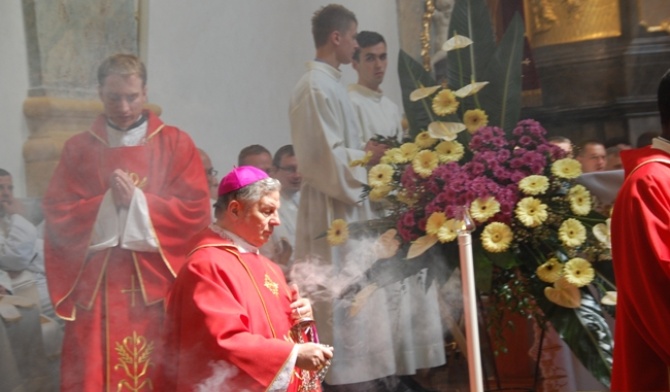 Bp Henryk Tomasik przewodniczy liturgii na Jasnej Górze