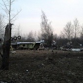 Tu-154M: Półobrót przed uderzeniem w ziemię?