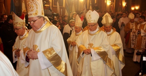 Uroczysta procesja na rozpoczęcie liturgii w katedrze św. Mikołaja