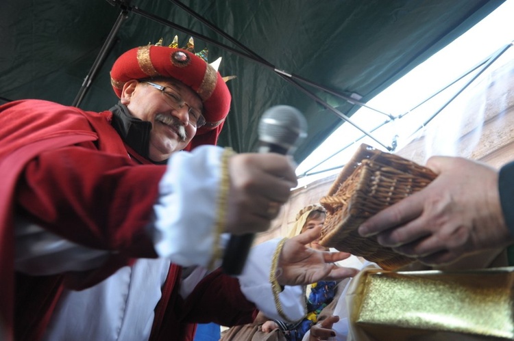 Orszak w Świdnicy - hołd na Rynku