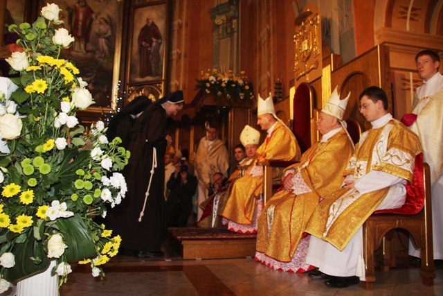 Pierwsze błogosławieństwo bp. Romana Pindla