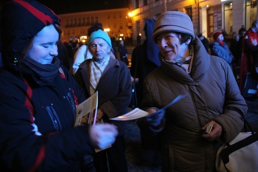 Pierwsze błogosławieństwo bp. Romana Pindla