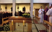 Trumna z ciałem Wojciecha Kilara została wystawiona 3 stycznia w kościele pod wezwaniem Najświętszych Imion Jezusa i Maryi w Katowicach-Brynowie