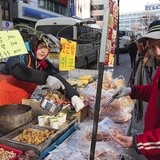Kuchnie na chodnikach są w krajach azjatyckich dość powszechnym widokiem